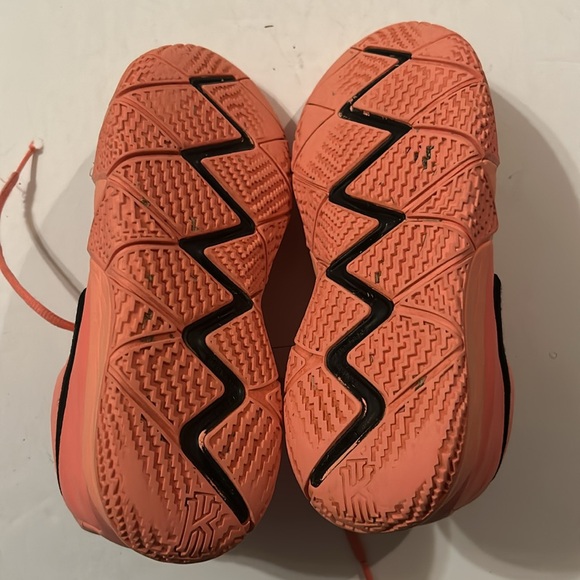 Nike kyrie 4 gs atomic pink - Picture 4 of 4